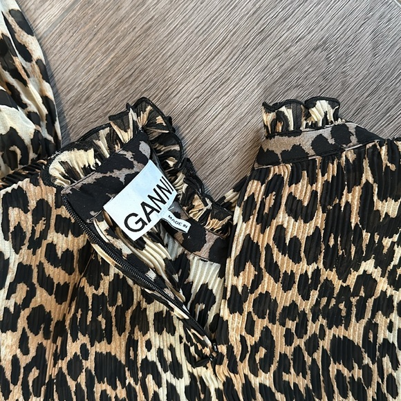 Ganni Pleated Leopard Print Georgette High Neck Blouse - Picture 6 of 6
